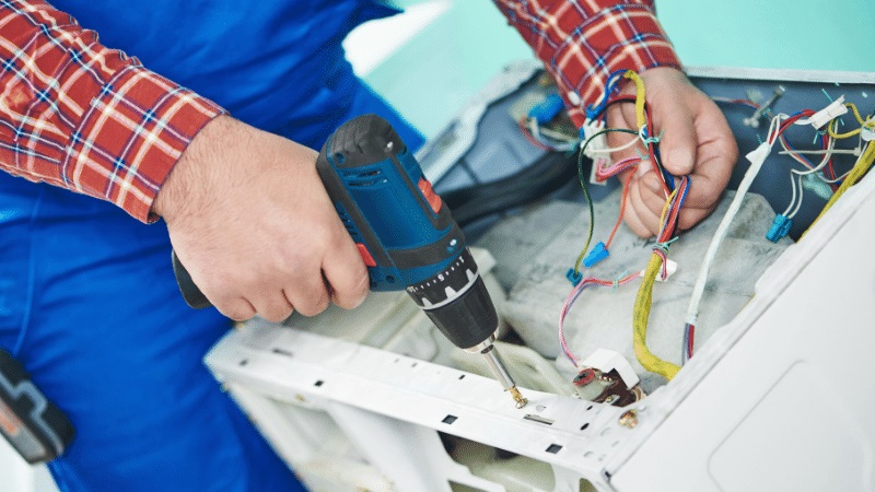Altındağ Mitsubishi Mitsubishi çamaşır makinesi kart tamiri – Su almama arızası orijinal parça ile giderildi. - Teknik servis örneği